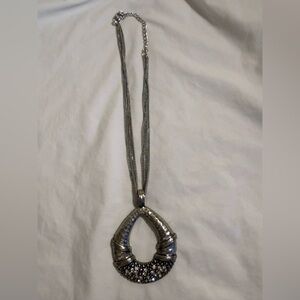 Premier Designs Beautiful Silver Statement Necklace